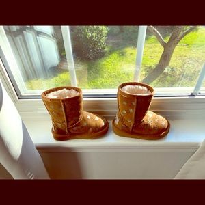 Toddler uggs.